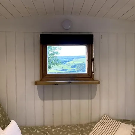 The Hideaway Shepherd's Hut, Alston, Cumbria Holiday home